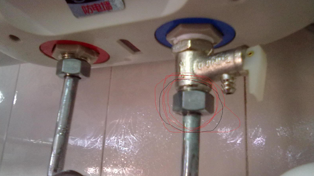 电热水器漏水