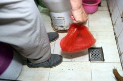下水道油脂堵塞怎么办？厨房下水被油脂堵了