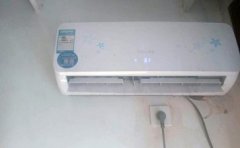 5匹美的柜机空调显示e5怎么解决